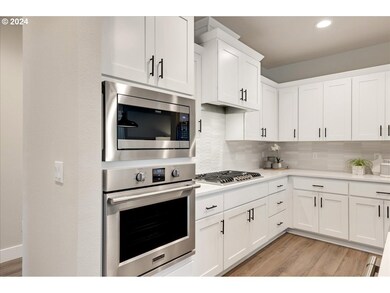 210 W 19th St, Lafayette, OR 97127 - photo 7