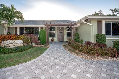 7000 Carissa Cir West Palm-large-002-4-u