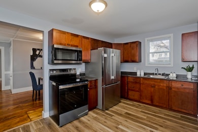 7 Shepard St, Westfield, MA 01085 - photo 2