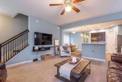 912 Carpenter St View of Kitchen & Dinin