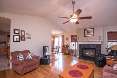 246 N Alandale Ave, Schenectady, NY 12304 - photo 3