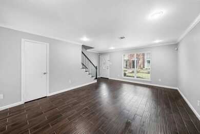 10358 Longmont Dr unit 48, Houston, TX 77042 - photo 3