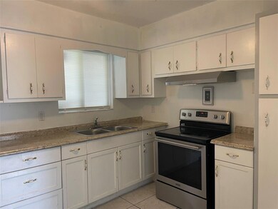 513 SW 8th St, Hallandale Beach, FL 33009 - photo 4