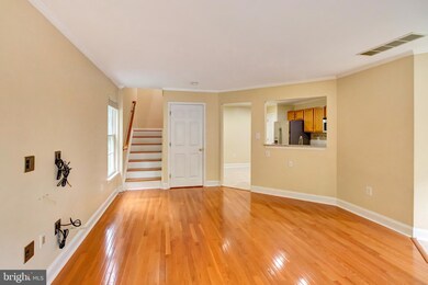 9193 Cardinal Forest Ln unit 11, Lorton, VA 22079 - photo 3