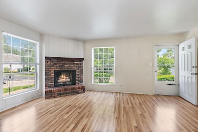 60 Bright Oaks Cir unit 1, Cary, IL 60013 - photo 3