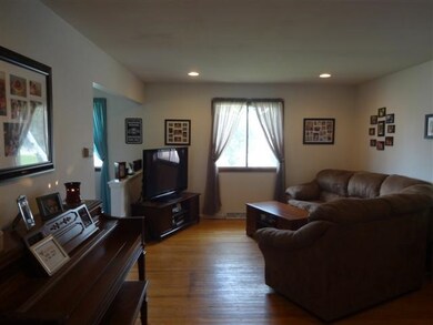 1337 Kellogg Ave, Janesville, WI 53546 - photo 4