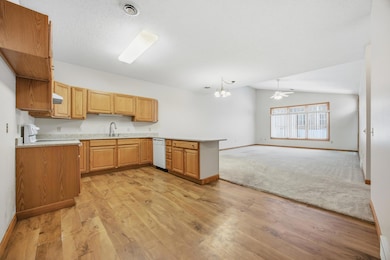 624 N Shore Dr unit 624, Detroit Lakes, MN 56501 - photo 3