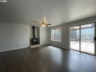 1940 23rd St, Florence, OR 97439 - photo 7