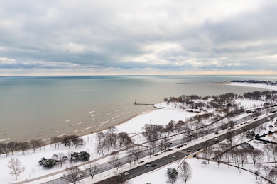 Edgewater Plaza Condominiums unit 3210, Chicago, IL 60640 - photo 2
