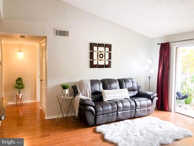 1538 Lincoln Way unit 304, McLean, VA 22102 - photo 2