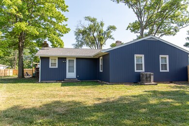 3415 Rost Dr, Columbus, IN 47203 - photo 2