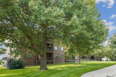 2005 Spring St unit 107, Grinnell, IA 50112 - photo 2