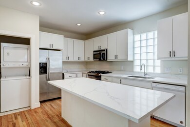 2705 Rutland St unit B, Houston, TX 77008 - photo 3