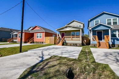 7827 Sealey St, Houston, TX 77088 - photo 3