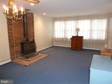 3034 Stoney Creek Rd, Norristown, PA 19401 - photo 2