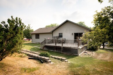 1505 5th Ave NW, Jamestown, ND 58401 - photo 7