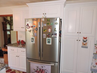 Abundance of cabinets!