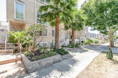 116 W Maple St unit 25, Glendale, CA 91204 - photo 3