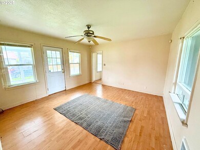 3102 Garfield St, Longview, WA 98632 - photo 3