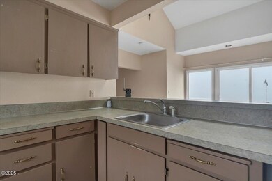 801 NW Coast St unit 2, Newport, OR 97365 - photo 5