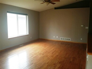 804 Moose Dr NW, Cedar Rapids, IA 52405 - photo 3