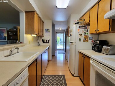 9900 SW Trapper Terrace, Beaverton, OR 97008 - photo 5