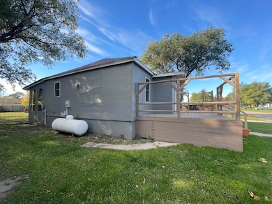 705 2nd St E, Mobridge, SD 57601 - photo 4