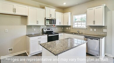 Pinehurst_White_Cabinets (5)