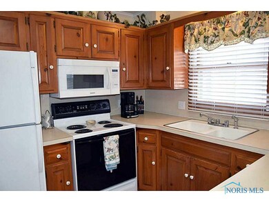 4906 Oak Glen Dr, Toledo, OH 43613 - photo 7