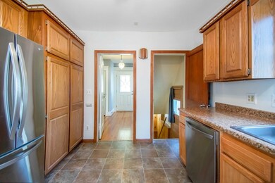 40 Johnson St, West Springfield, MA 01089 - photo 2