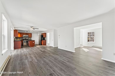 4118 Sycamore Ln, East Stroudsburg, PA 18301 - photo 4