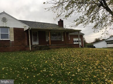 556 Scrabble Rd, Martinsburg, WV 25404 - photo 3