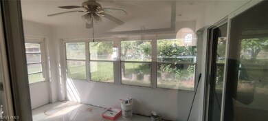Sunroom with ceiling fan