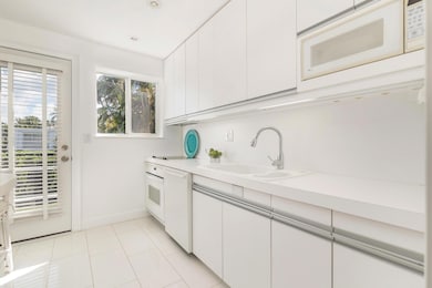 220 Atlantic Ave unit 20, Palm Beach, FL 33480 - photo 6