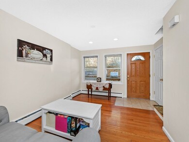 84 10th St unit 5, Lowell, MA 01850 - photo 3
