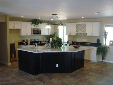 An entertainer's dream kitchen!!!