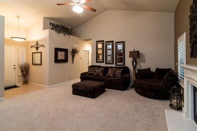 3083 N Clover Ave, Fresno, CA 93727 - photo 3