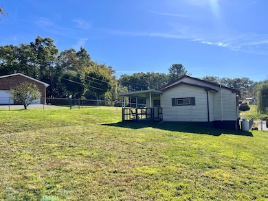 362 Glade St, Shady Spring, WV 25918 - photo 6