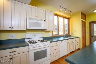 54 Castle Hill Ave, Great Barrington, MA 01230 - photo 7