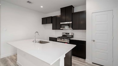 1055 Wheatley Oak Ln, Houston, TX 77091 - photo 3