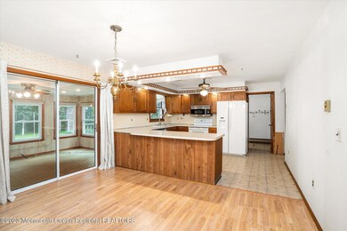 15-201_W_Millstream_Rd-15