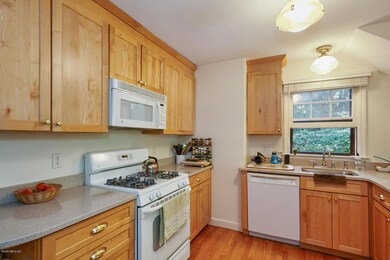 18 Brookside Park unit cottage, Greenwich, CT 06831 - photo 6