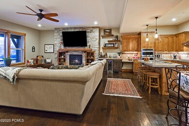 1515eLongviewDr-006