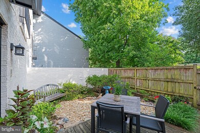 2041 N Abingdon St, Arlington, VA 22207 - photo 3