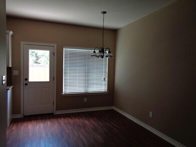 112 W Staples St, Sherman, TX 75090 - photo 2