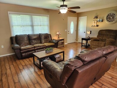 113 Poplar St, Fitzgerald, GA 31750 - photo 5