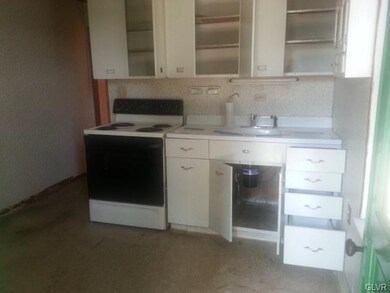 236 S Franklin St, Allentown, PA 18102 - photo 2