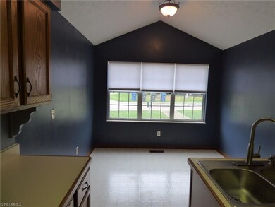 23400 Grist Mill Ct unit 12-2, Olmsted Falls, OH 44138 - photo 7