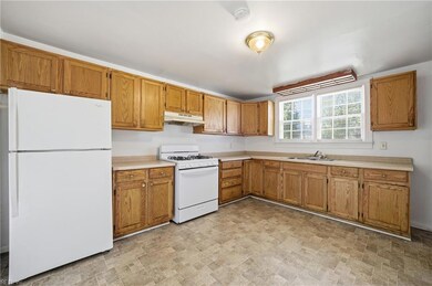 1027 27th St, Newport News, VA 23607 - photo 7