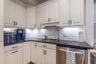 426 Hanover St unit 21, Boston, MA 02113 - photo 6